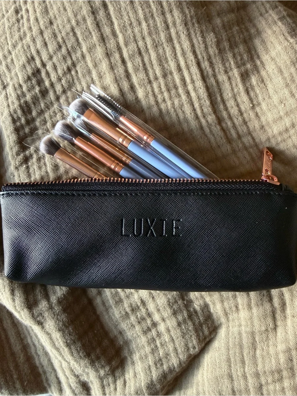 LUXIE Black Zip Brush Pouch with Rose Gold Zipper